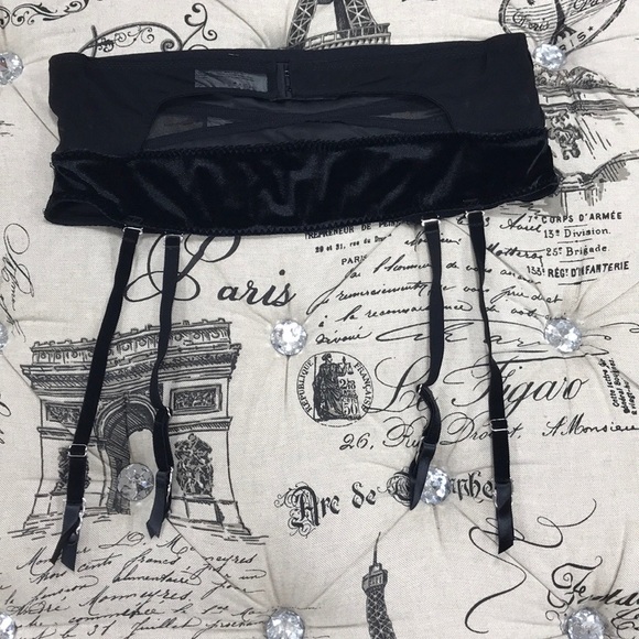 🛍3/$30🛍 Maidenform Super Sexy Lace Garter Belt - Picture 4 of 9